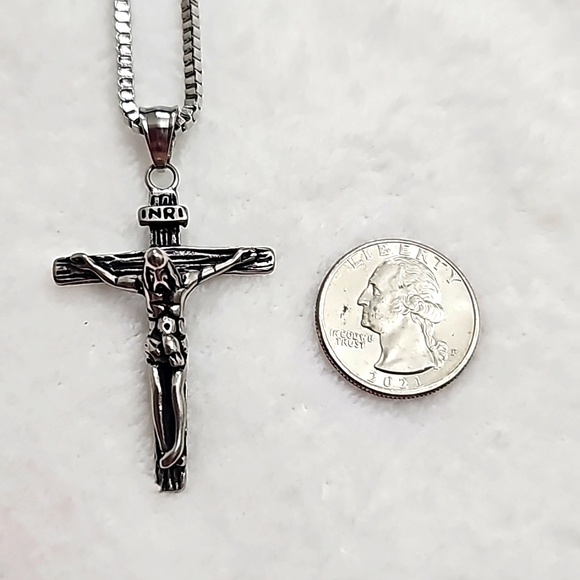 Mens Stainless Steel Crucifix Cross Pendant Necklace - Picture 5 of 12